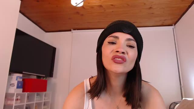 Gallery image thumbnail from AmyLi's myfreecams stream on, 11/25/2024, 07:25 image 3 of 20