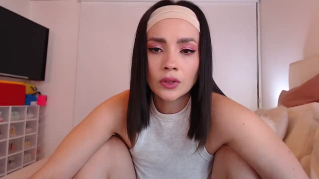 Gallery image thumbnail from AmyLi's myfreecams stream on, 12/14/2024, 06:50 image 2 of 20