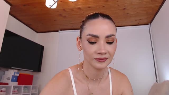 Gallery image thumbnail from AmyLi's myfreecams stream on, 12/29/2024, 08:13 image 7 of 20