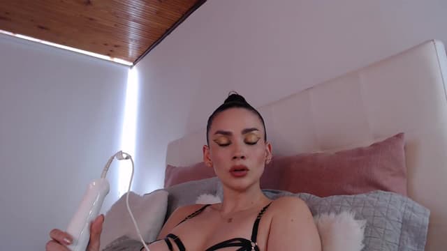 Gallery image thumbnail from AmyLi's myfreecams stream on, 05/29/2025, 17:12 image 2 of 20