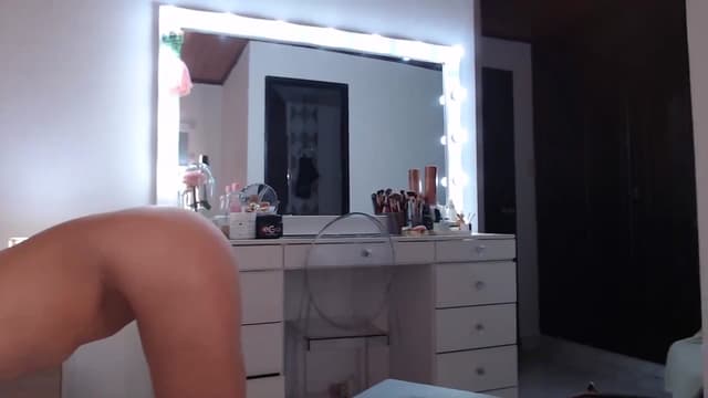 Gallery image thumbnail from AmyLi's myfreecams stream on, 06/07/2025, 07:50 image 10 of 20