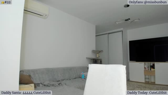 Gallery image thumbnail from Angie's myfreecams stream on, 12/17/2022, 06:34 image 15 of 20