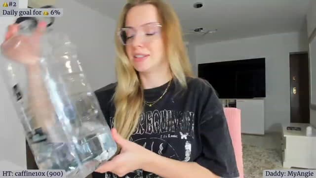 Gallery image thumbnail from Angie's myfreecams stream on, 02/27/2023, 05:11 image 7 of 20