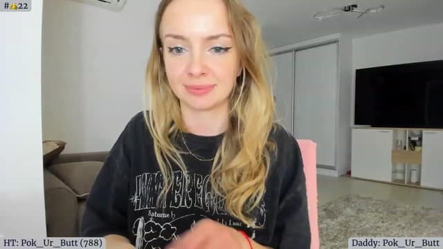 Gallery image thumbnail from Angie's myfreecams stream on, 03/07/2023, 06:14 image 2 of 20