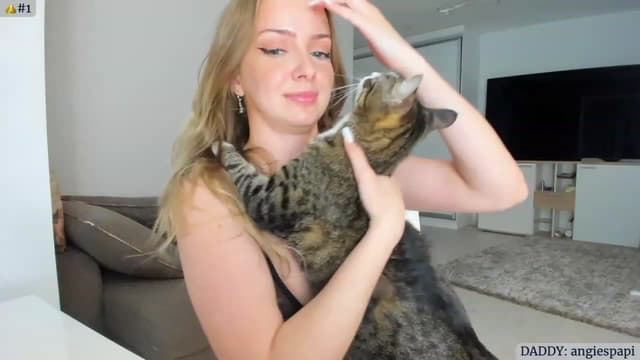 Gallery image thumbnail from Angie's myfreecams stream on, 05/21/2023, 04:41 image 2 of 20