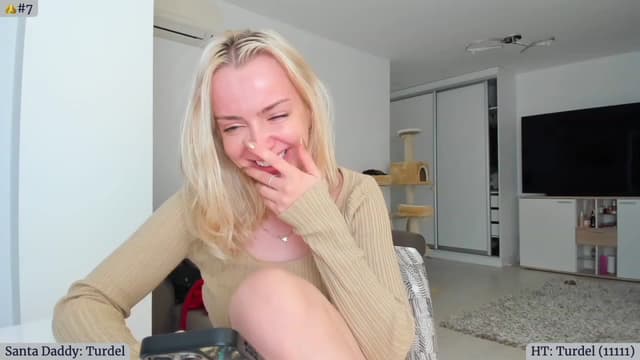 Gallery image thumbnail from Angie's myfreecams stream on, 12/19/2023, 05:42 image 20 of 20