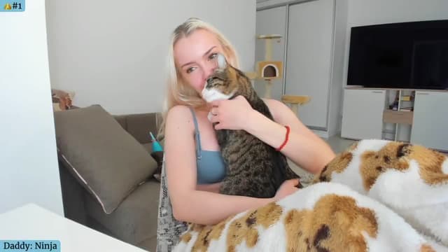 Gallery image thumbnail from Angie's myfreecams stream on, 04/18/2024, 04:50 image 14 of 20