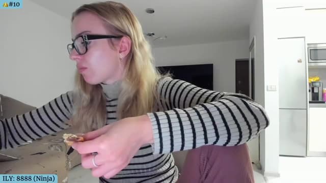 Gallery image thumbnail from Angie's myfreecams stream on, 10/22/2024, 05:13 image 18 of 20