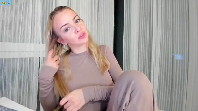 Gallery image thumbnail from Angie's myfreecams stream on, 12/28/2024, 06:47 image 9 of 20
