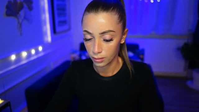 Gallery image thumbnail from Ann_w's myfreecams stream on, 01/15/2023, 17:54 image 18 of 20