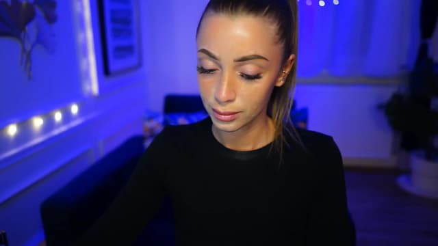 Gallery image thumbnail from Ann_w's myfreecams stream on, 01/15/2023, 17:54 image 7 of 20