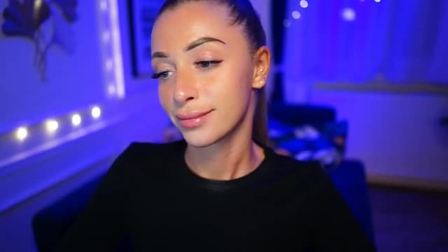 Gallery image thumbnail from Ann_w's myfreecams stream on, 01/15/2023, 18:54 image 19 of 20