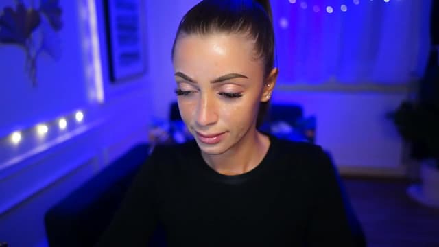 Gallery image thumbnail from Ann_w's myfreecams stream on, 01/15/2023, 20:07 image 13 of 20
