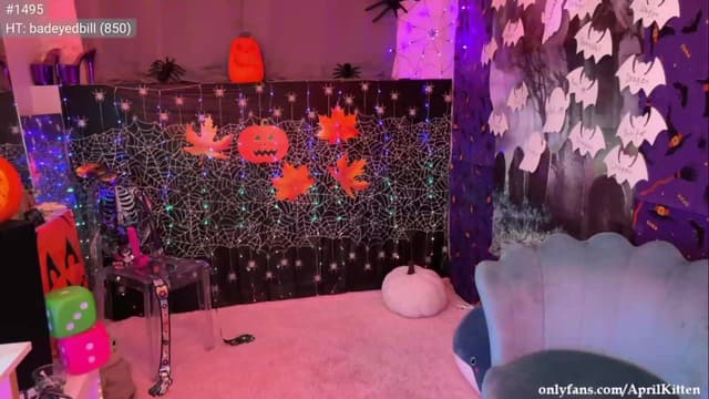 Gallery image thumbnail from April's myfreecams stream on, 10/16/2023, 06:54 image 13 of 20