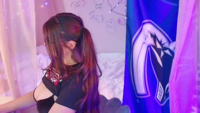 Gallery image thumbnail from April's myfreecams stream on, 10/01/2024, 04:16 image 16 of 20