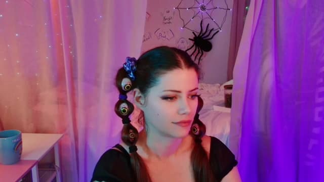 Gallery image thumbnail from April's myfreecams stream on, 10/15/2024, 07:13 image 2 of 20