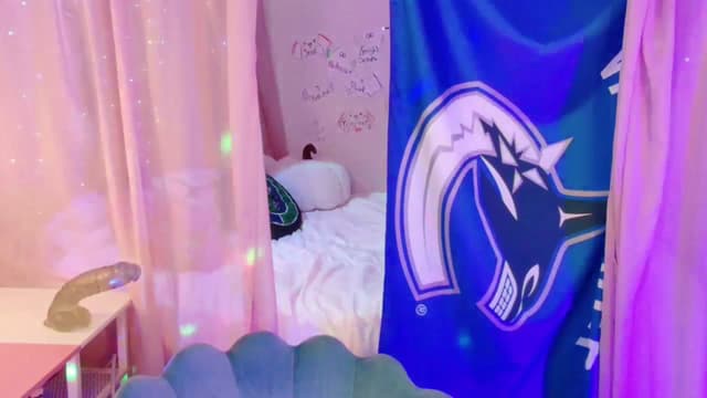 Gallery image thumbnail from April's myfreecams stream on, 10/21/2024, 06:25 image 10 of 20