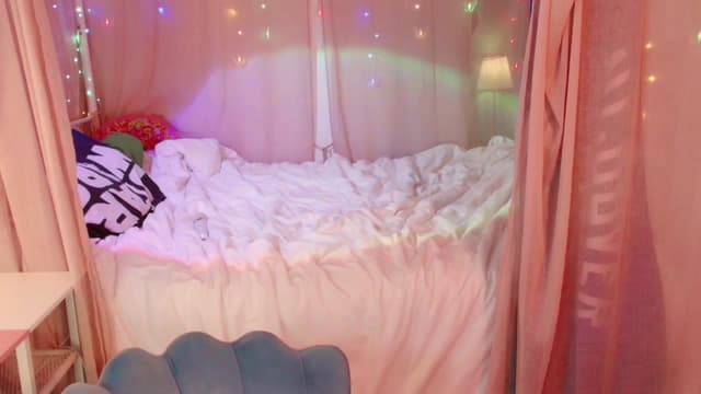 Gallery image thumbnail from April's myfreecams stream on, 11/12/2024, 07:41 image 9 of 20