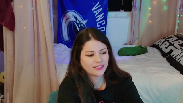 Gallery image thumbnail from April's myfreecams stream on, 01/08/2025, 07:46 image 13 of 20