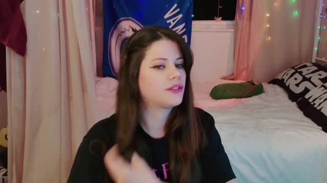 Gallery image thumbnail from April's myfreecams stream on, 01/08/2025, 07:46 image 12 of 20