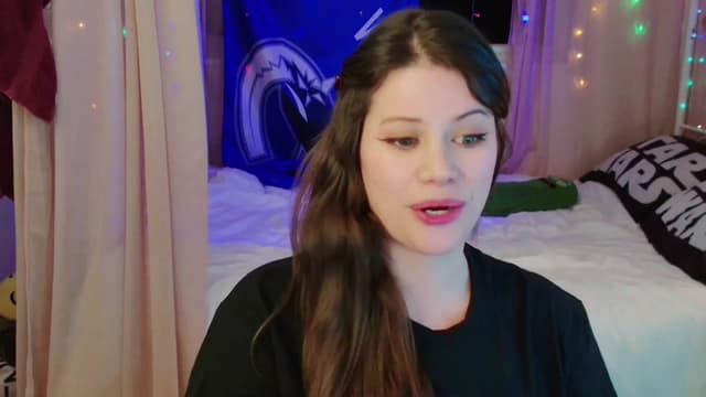 Gallery image thumbnail from April's myfreecams stream on, 01/08/2025, 07:46 image 14 of 20