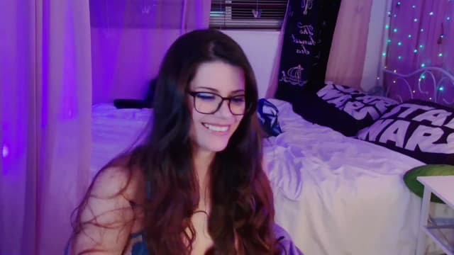 Gallery image thumbnail from April's myfreecams stream on, 01/15/2025, 08:34 image 10 of 20