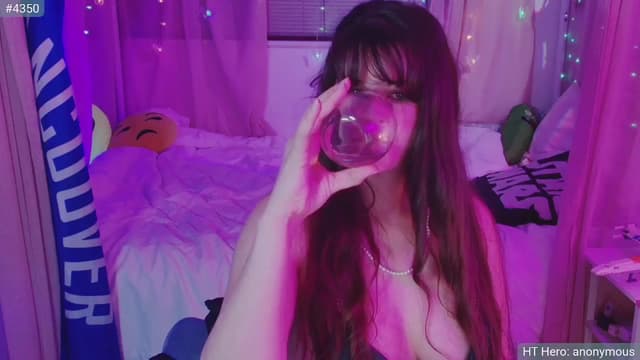 Gallery image thumbnail from April's myfreecams stream on, 02/10/2025, 07:33 image 2 of 20