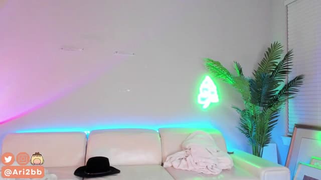 Gallery image thumbnail from Ari2b's myfreecams stream on, 03/09/2023, 05:04 image 4 of 20