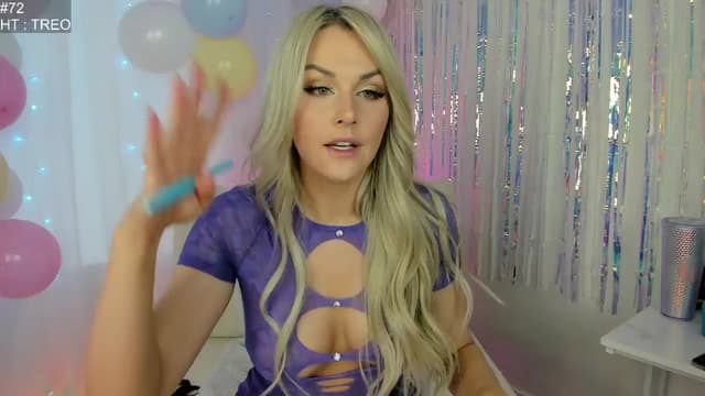 Gallery image thumbnail from AriaO's myfreecams stream on, 06/10/2024, 24:05 image 5 of 20