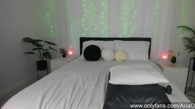 Gallery image thumbnail from AriaO's myfreecams stream on, 07/11/2024, 02:05 image 5 of 20