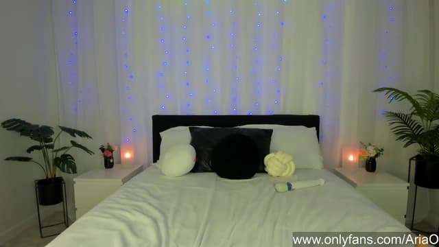 Gallery image thumbnail from AriaO's myfreecams stream on, 07/15/2024, 03:28 image 17 of 20