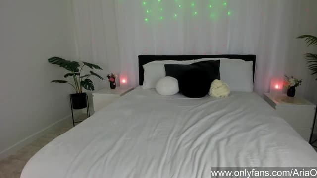 Gallery image thumbnail from AriaO's myfreecams stream on, 07/15/2024, 03:28 image 3 of 20
