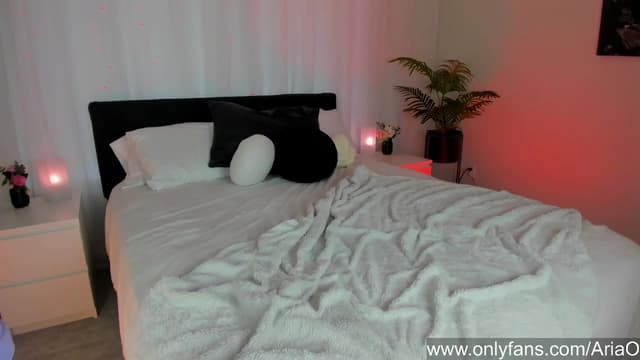 Gallery image thumbnail from AriaO's myfreecams stream on, 07/19/2024, 24:18 image 19 of 20