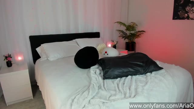 Gallery image thumbnail from AriaO's myfreecams stream on, 07/19/2024, 03:23 image 14 of 20
