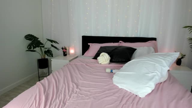 Gallery image thumbnail from AriaO's myfreecams stream on, 07/24/2024, 03:00 image 14 of 20