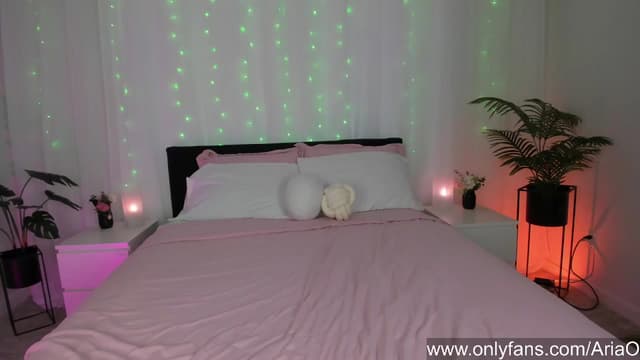 Gallery image thumbnail from AriaO's myfreecams stream on, 08/05/2024, 01:18 image 18 of 20