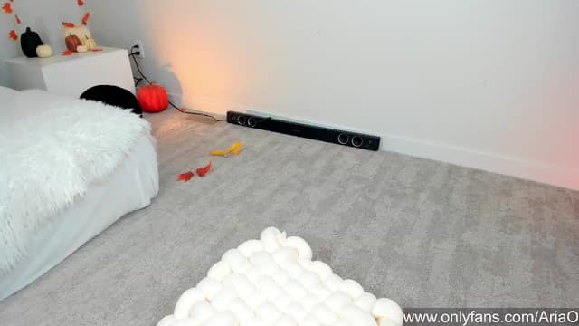 Gallery image thumbnail from AriaO's myfreecams stream on, 10/17/2024, 03:16 image 10 of 20