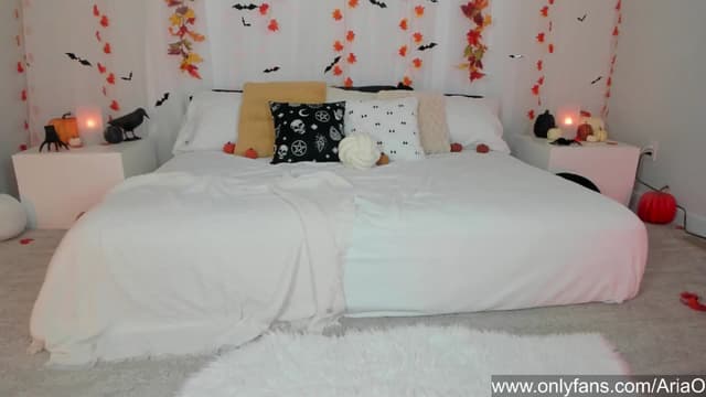 Gallery image thumbnail from AriaO's myfreecams stream on, 10/19/2024, 01:30 image 13 of 20