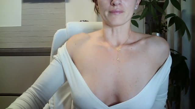 Gallery image thumbnail from AryaS's myfreecams stream on, 11/16/2022, 15:33 image 14 of 20