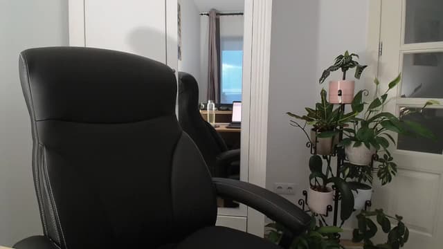 Gallery image thumbnail from AryaS's myfreecams stream on, 05/17/2024, 18:25 image 10 of 20