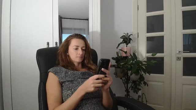 Gallery image thumbnail from AryaS's myfreecams stream on, 10/01/2024, 17:32 image 11 of 20