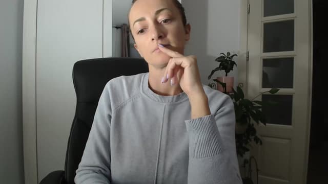 Gallery image thumbnail from AryaS's myfreecams stream on, 10/04/2024, 17:01 image 16 of 20