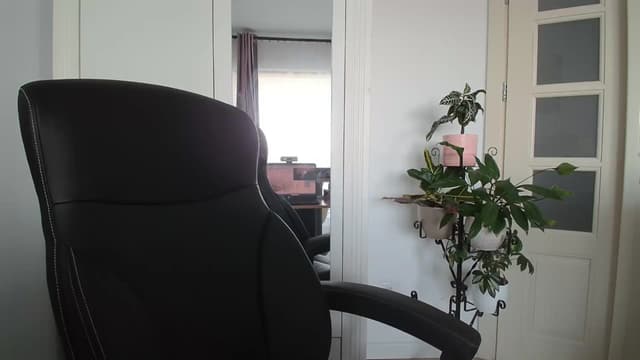 Gallery image thumbnail from AryaS's myfreecams stream on, 10/19/2024, 15:09 image 1 of 20