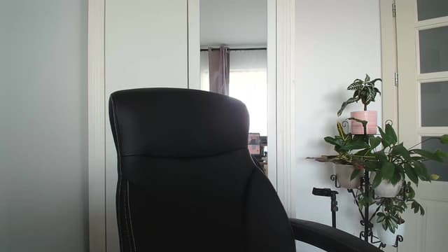 Gallery image thumbnail from AryaS's myfreecams stream on, 10/23/2024, 14:39 image 1 of 20