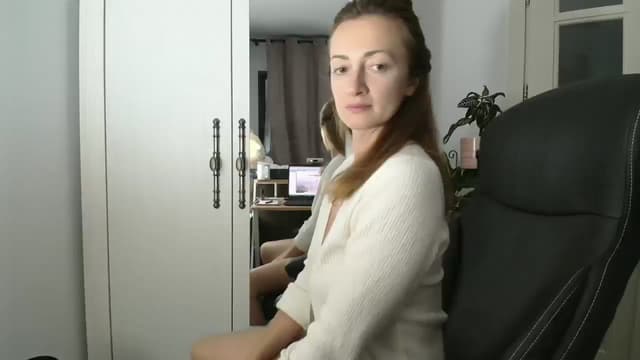 Gallery image thumbnail from AryaS's myfreecams stream on, 10/27/2024, 19:12 image 3 of 20