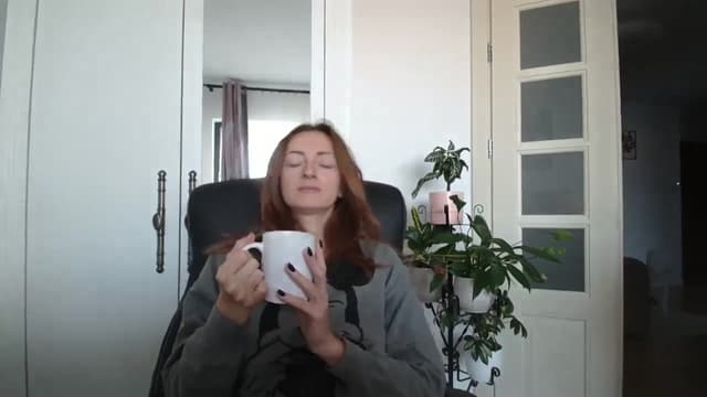Gallery image thumbnail from AryaS's myfreecams stream on, 10/28/2024, 07:12 image 2 of 20