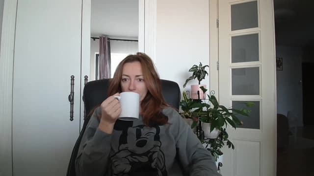 Gallery image thumbnail from AryaS's myfreecams stream on, 10/28/2024, 07:12 image 1 of 20