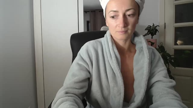 Gallery image thumbnail from AryaS's myfreecams stream on, 11/01/2024, 18:06 image 12 of 20