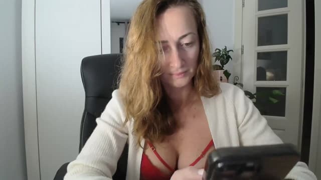 Gallery image thumbnail from AryaS's myfreecams stream on, 11/19/2024, 20:44 image 10 of 20