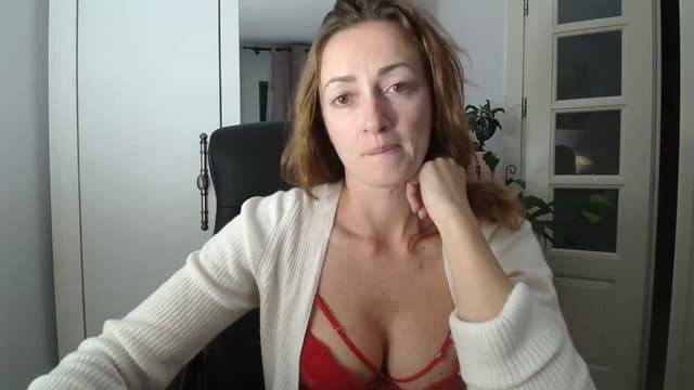 Gallery image thumbnail from AryaS's myfreecams stream on, 11/19/2024, 20:44 image 14 of 20